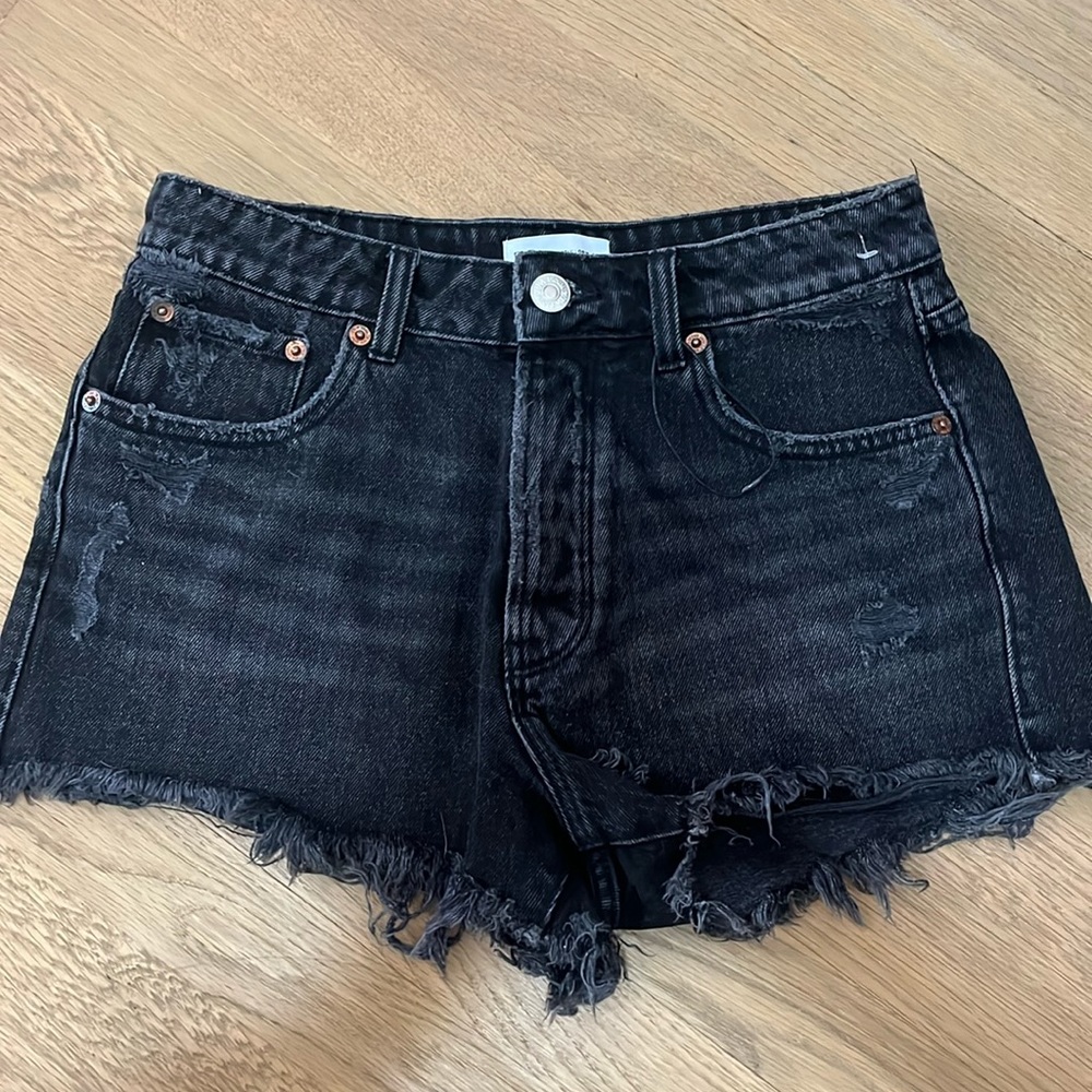Zara High Rise Denim Shorts new without tags